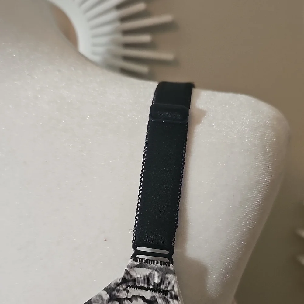 Torrid Pink and Black Floral Bra - Picture 9 of 10
